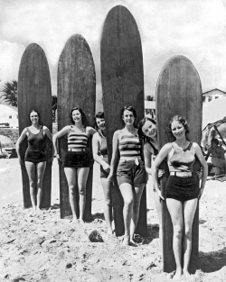 vintagesportspictures:  California Surfer Girls (1930) 