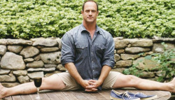 biblogdude:  \ He has one hot little hole!! pinoysakc:  mrbiggest:  HE CAN FUCK ME ANY TIME …..Christopher Meloni.  I &lt;3 Chris Meloni! 