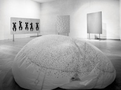 margemargebinks:  Kanayama Akira, Balloon, 1956. (Installation with Yves Kleins at the Stedelijk Museum, Amsterdam, 1956.)
