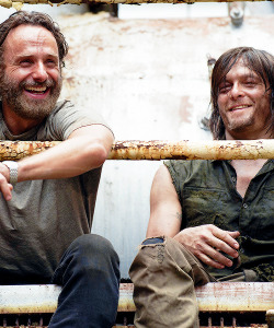  Andrew Lincoln and Norman Reedus behind the scenes of 5.07 Crossed 