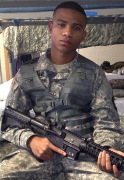 dljay8131:  realcooldude:  t0xxxic:  I need a soldier ! shit forreal where he at ?  King Dre soo sexy ! From Mississippi  Fuuuucccckkkk