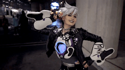 arorea:  💜 Cheers, love! The cavalry’s here! 💜 ( Amazing video of my Ultraviolet Tracer cosplay taken by Dave Yang! :D )