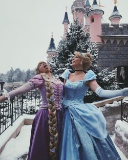 disneyfcs: Rapunzel &amp; Cinderella - 01/2019 naomibowring 