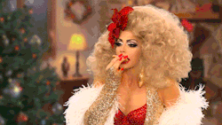logotv:  Bake them cookies! 🍪Log in with your cable provider and check out RuPaul’s Drag Race: Green Screen Christmas here. Happy Holigays!