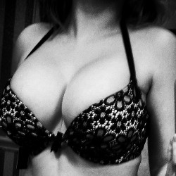 ig-ba:  #implants #breastimplants #plasticsurgery #breastaugmentation #boobjob #fakeboobs #plasticperfection #teamplastic #biggerisbetter #busty #hugeboobs #bigboobs #xlimplants #hotgirls #enhancedcurves #candy #fitness #tattoos #barbie #vixen #sexy………………