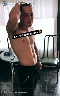 chilenodesnudo:  Futbolista Leo Parraguez !! como le gusta mostrarse emn instagram !!! y que pedazo de poronga que tiene !!!
