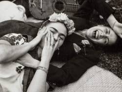 fisnikjasharii:Frida Kahlo and Chavela Vargas, photographed by Tina Modotti, date unknown 