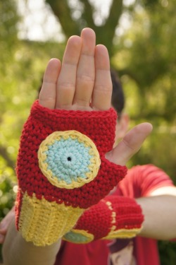 Iron Man Knitted Gloves!!!