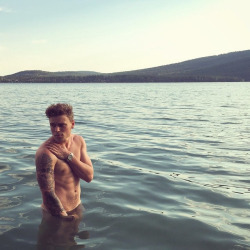 brentwalker092:  nekkidmalecelebs: Gus Kenworthy Good luck Gus!!! :).[Please visit/subscribe to our Youtube channel]