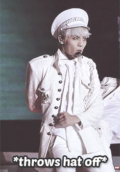 jonghyunar:  how to strip lose your clothes on stage, by kim jonghyun 
