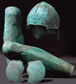 coolartefact:  Chalkidian Helmet and Greaves, 4th-5th century BC Source: https://imgur.com/SZIca7f