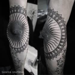 sandramassa:  Outch black elbow   Done at pau tattoo convention {merci}  #sandragraphink #verysudouesttattooconvention #pautattooconvention