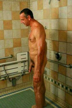 jrodrig8:  gay-daddies-admirer:  From internet  I want to shower with this hot Stud   I want him!