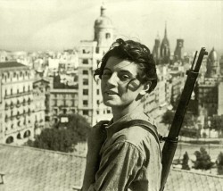 vintageeveryday:  30 amazing photos of militia women during Spanish Civil War in the 1930s.  