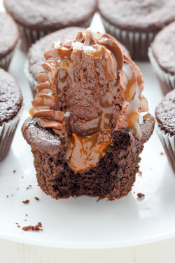 do-not-touch-my-food:  Dulce De Leche Chocolate Cupcakes