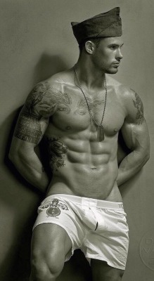 mannerbornboy:http://mannerbornboy.tumblr.com/ Pecs, ink and washboard abs.