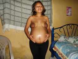 loveputasdelfacebook:Mexican Prgnant Girl.
