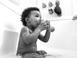 akvela:  lightsnaxx:  Bath time for Jet, she looked so adorable playing in the water. 😁✨  My baby love😌 