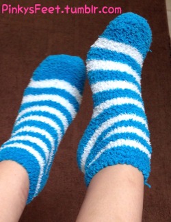 pinkysfeet:  Fuzzy socks