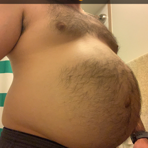 pumpui-fatty:This was like 20lbs ago. Funny thing was I need a shirt for that night as it was a fancy dinner. Had to cancel as this was my only “big” shirt left and well as you can see it wasn’t fitting so well.