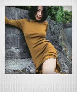polaroid-girl-blog:    Hiroko Sato 佐藤寛子 Polaroid   