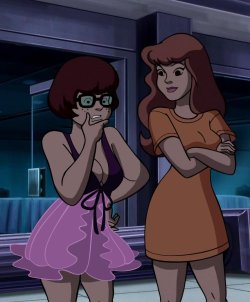 bumbleshark:  scottbaiowulf:  jamaicanamazon:  I see you Velma  Dan Velma your Jinkie s  both of them have swapped pajamas, is this real and how did this lesbian miracle happen 