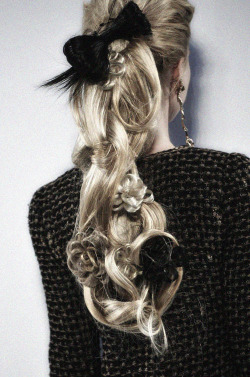 highqualityfashion:  Chanel Couture FW 09 