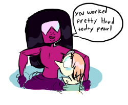 no-mi-torta:  I like drawing gems without boobs because reasons. enjoy this nsfwish comic you thirsty little heathens. POLYGEMS FOR LYFE also relaxed wet hair garnet. 