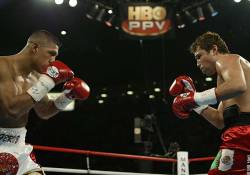boxingsgreatest:              Fernanado Vargas Vs. ”The Golden Boy” Oscar De La Hoya                                           September, 14, 2011                   Mandalay Bay Resort &amp; Casino, Las Vegas,