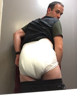 aklsdjfkasjdf:  Since I haven’t posted anything in while, here was my diaper yesterday morning ;).  One of the hottest diaper men ever.