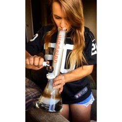 weedporndaily:  It’s game day! Let’s go Raiders🙌💀💋 by calichronicqueens http://ift.tt/1uu5pzL