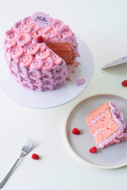 lets-just-eat:  Rose Buttercream Cake 