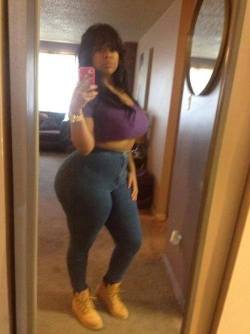 pearhub:  chollybasoline:  Real Woman THICKNESS    More like this: #selfie #thick