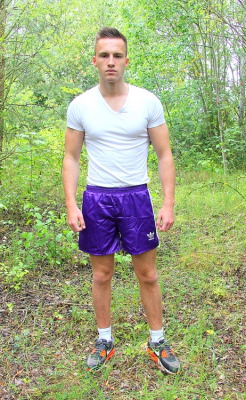 adidaspoika:  nice shorts .. shiny ;)