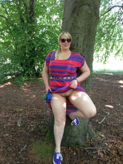 lovemyslute:  Who wants to meet me in the woods?  she&rsquo;s hoping a jogger with a BBC will stop by and take care of her