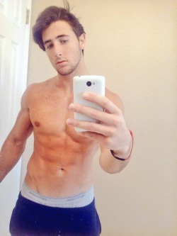 male-celebs-naked:  Nick Miuccio 1See more here