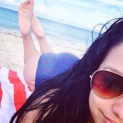 celebrityfeetinthepose:  Cuban-American spokesmodel and former pornographic actress Abella Anderson  👏👏👣👣😘,  🙆🙇🙅✌