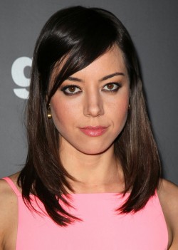 If you don’t watch “Parks and Recreation” you’re missing out on Aubrey Plaza. She is amazingly sexy.