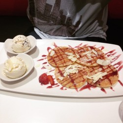 Yummy! I love treating my love 💕 we went out for waffles! Dean got his favourite, pancakes of course.  It&rsquo;s nice that we don&rsquo;t do that stupid &lsquo;no I&rsquo;ll pay. no I will. no me etc etc&rsquo; Men don&rsquo;t have to pay just because