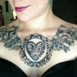 hotsideoftheforce:  I’m very proud of my chest piece!♥  Check out my instagram for more nerdy awesomeness: Funnibone