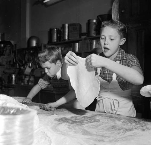 aiiaiiiyo:A young Christopher Walken (right), with his brother Glenn working at their father’s bakery. (1955) Check this blog!