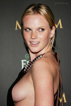 Anne Vyalitsyna / Russia