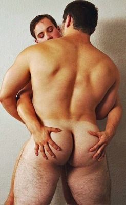 daddysbuttsniffer:  Big and beefy. Those glutes are gonna piledrive Daddy’s cock deep into your boyhole all night long!