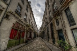 socialfoto:  A Quiet Parisian Street by TimFloyd #SocialFoto