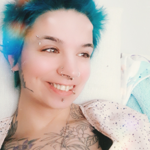 salemmoontv:Come back to bed and let me keep you warm&hellip;☆ wanna see more? (or me with less?) ☆