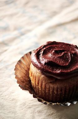 confectionerybliss:  Almond Butter Cupcakes with Mocha ButtercreamSource: Pastry Affair