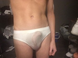 diaperguy20:  wet tighty whities again 