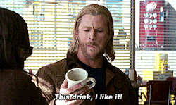 biphobicerasurer:  marvelgifs: Thor (2011) // Deleted Scene  WHY DID THEY DELETE THIS 