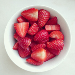 always-believe-in-dreams:  I love strawberries 🍓  