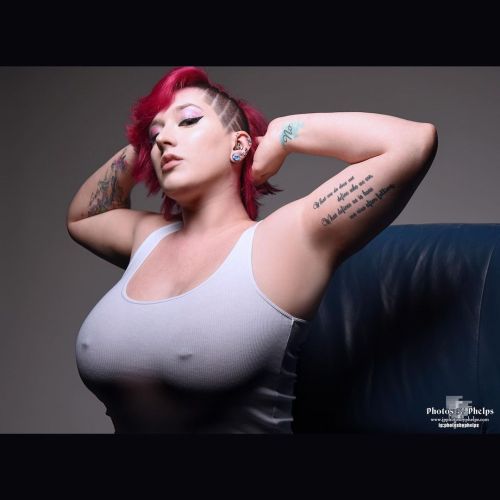 It’s Saturday .. did this wake you up yet?!?  Twysted @twystedangelmodeling  has some shoot plans coming up .. so don’t miss out.  #piercedchicks #piercednips  #pierced #curvy #curvygirl #thickthighssavelives #voluptuousvixen  #photosbyphelps #busty